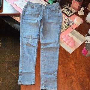 Crown & Ivy Women's Light Blue Skinny Jeans